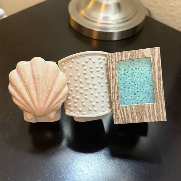 Yankee Candle Other - Yankee Candle Seashell, Pebble & Lighted Plug-In Air Freshener Bundle 3 Pack